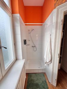 Cozy apartment in historic villa