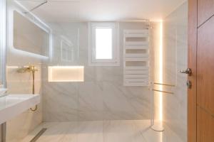 Acropolis & Lycabetus View Helios Residence