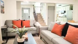 Relax Near Chattanooga at cozy Magdelaine House - Midway Relax Near Chattanooga at cozy Magdelaine House - Midway