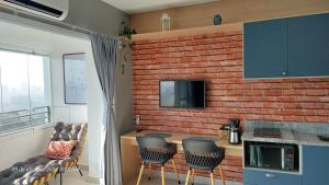 Studio perto de Pinheiros com estacionamento