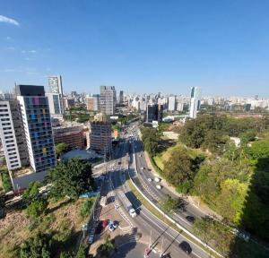 Studio perto de Pinheiros com estacionamento
