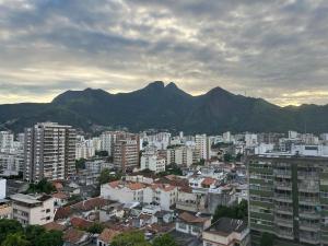 Apartamento completo em Vila Isabel com garagem