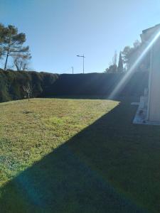 Belle villa mitoyenne au calme avec piscine