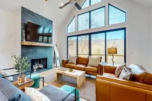 The Gilded Owl - Batesville