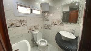 Salah Eldin 2 bed rooms Super Lux Chalet apartment , Garden&sea view, first floor , Family only سوبر لوكس شاليه دور اول المعموره الشاطىء اسكندريه Mamoura Alexandria مع كارنيهات الدخول طول ?