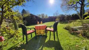 Große Wohnung mit Garten und Bergblick - Point