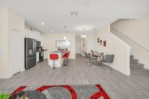 Mins to Disney Free Lazy River in Water Park