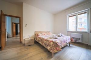 Front Stays Lucio Sestio