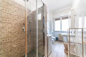 Front Stays Lucio Sestio