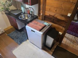 Stuga10 elBastu & badtunna