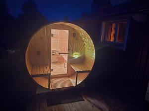 Stuga10 elBastu & badtunna