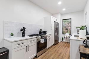 North Shore 3 Bdrm House with Fire Pit & Yard