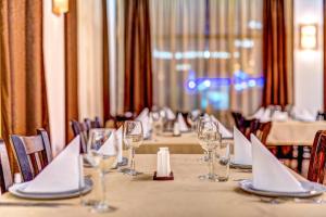 Silver Hills Rooms & Apartments with Free Parking