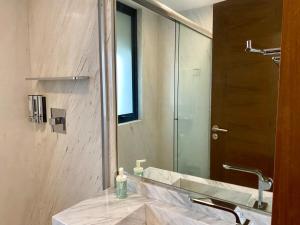 Luxury House with Terraces and Jacuzzi