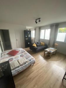 Dijon - Grand studio proche parc Darcy & gare