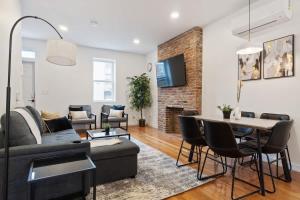 Pet Friendly 3 Bdrm House with Private Yard