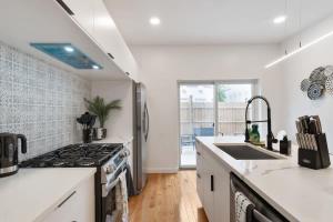 Pet Friendly 3 Bdrm House with Private Yard