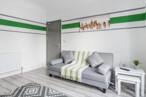 Contractor Luxury Home - Long Stays - 4 Bedrooms - Sleep 8 - Zip & Link Beds - Ultra Fast WiFi - Free Parking