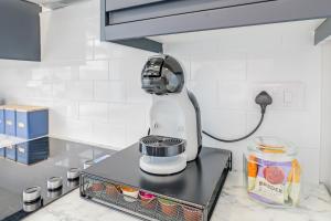 Contractor Luxury Home - Long Stays - 4 Bedrooms - Sleep 8 - Zip & Link Beds - Ultra Fast WiFi - Free Parking