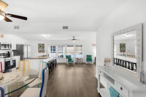 Dockside Retreat (32)