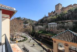 Superior Two-Bedroom Apartment with Alhambra view  room in Bibo Suites Oro del Darro