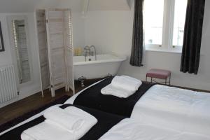 King Charles Family House & Hot Tub