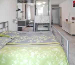 Villas Villa spacieuse et elegante a Meynes avec piscine privee : photos des chambres
