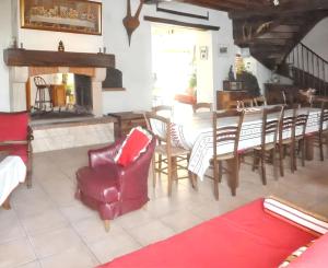 Maisons de vacances Maison charmante a Bernac-Dessus avec jardin spacieux : photos des chambres