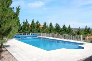 Spacious house with mountain view in Vila Fernando - 萨布加尔