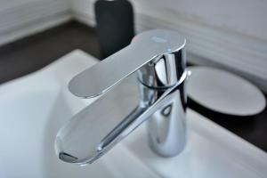 3 bed London home, free parking & self check in