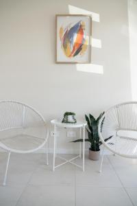 Bottlebrush Retreat - 4BR Home in Griffin