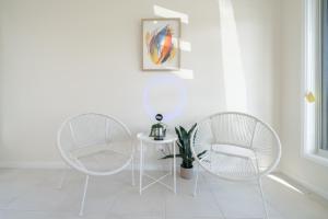 Bottlebrush Retreat - 4BR Home in Griffin