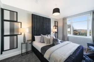 8 Bed home all-ensuites with multiple free parking - Hoo