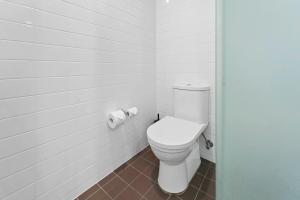 3BDRM Coastal Oasis in Magenta