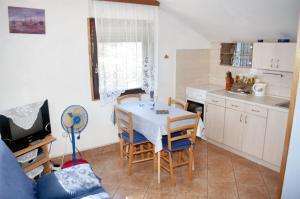 Sea View Apartment in Prvić Luka, 46m², Terrace