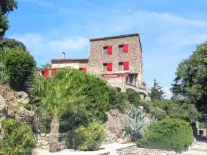 Maison de charme avec piscine partagée à Saint-Julien-de-la-Nef - Sumène