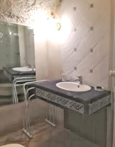 Maison de charme avec piscine partagée à Saint-Julien-de-la-Nef