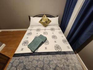 2 br City and Mountain View 1016