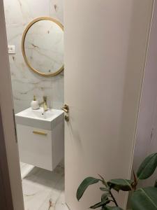 Apartments with parking space Podstrana, Split - 23706