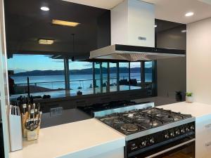 Lipscombe Escape panoramic views luxury and space