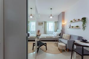 Makati Condo Near Airport & Greenbelt