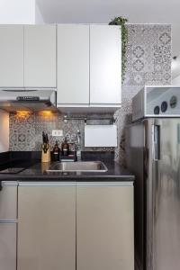 Makati Condo Near Airport & Greenbelt