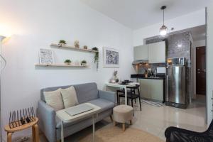 Makati Condo Near Airport & Greenbelt