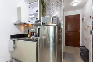 Makati Condo Near Airport & Greenbelt