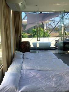 Hua-Hin premium pool villa with rooftop bathtub