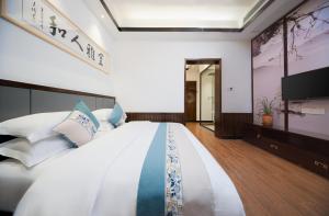 FenghuangQixin Guesthouse