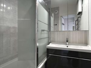 Appartements Appartement climatise 2 pieces, piscine, animaux acceptes, parking, proche mer - FR-1-225C-152 : photos des chambres