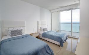 Luxury apt sea front AC Wifi pool at cartagena