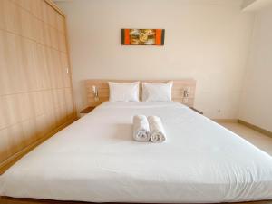 Great Deal Studio Room at Pinewood Jatinangor Apartment By Travelio