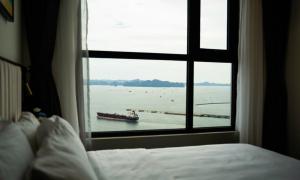 The Sapphire Resident S2